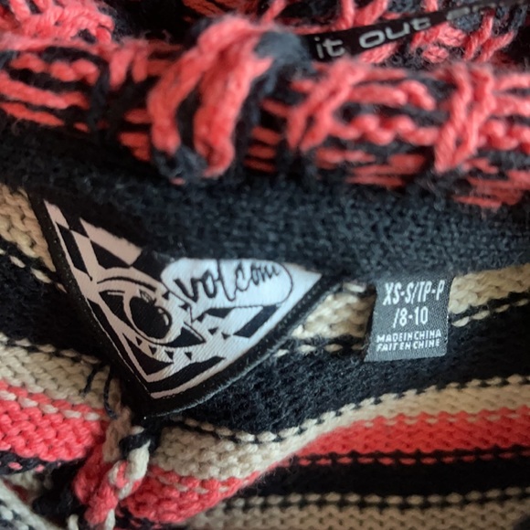 Volcom Poncho - Picture 5 of 6